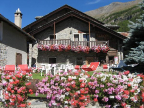 Отель Hotel Petit Giles, Конь